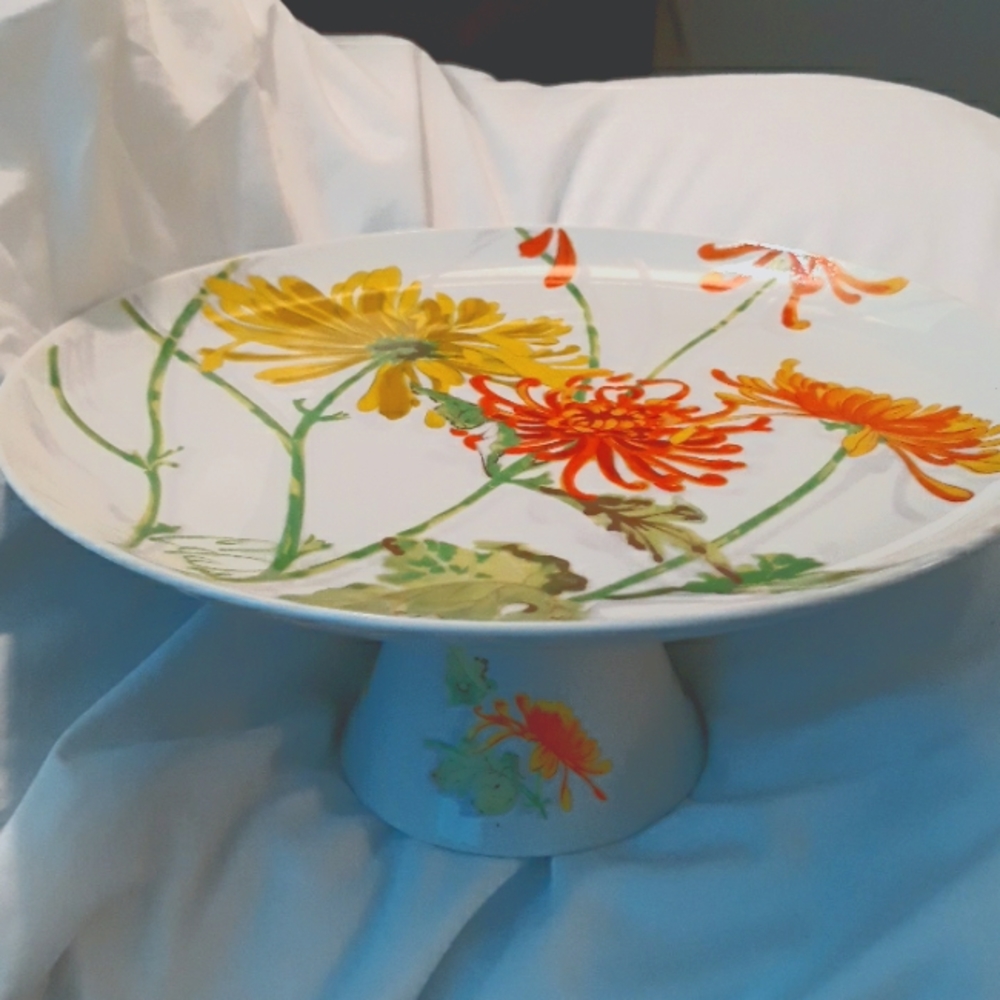Vintage Pedestal Seymour Mann cake plate